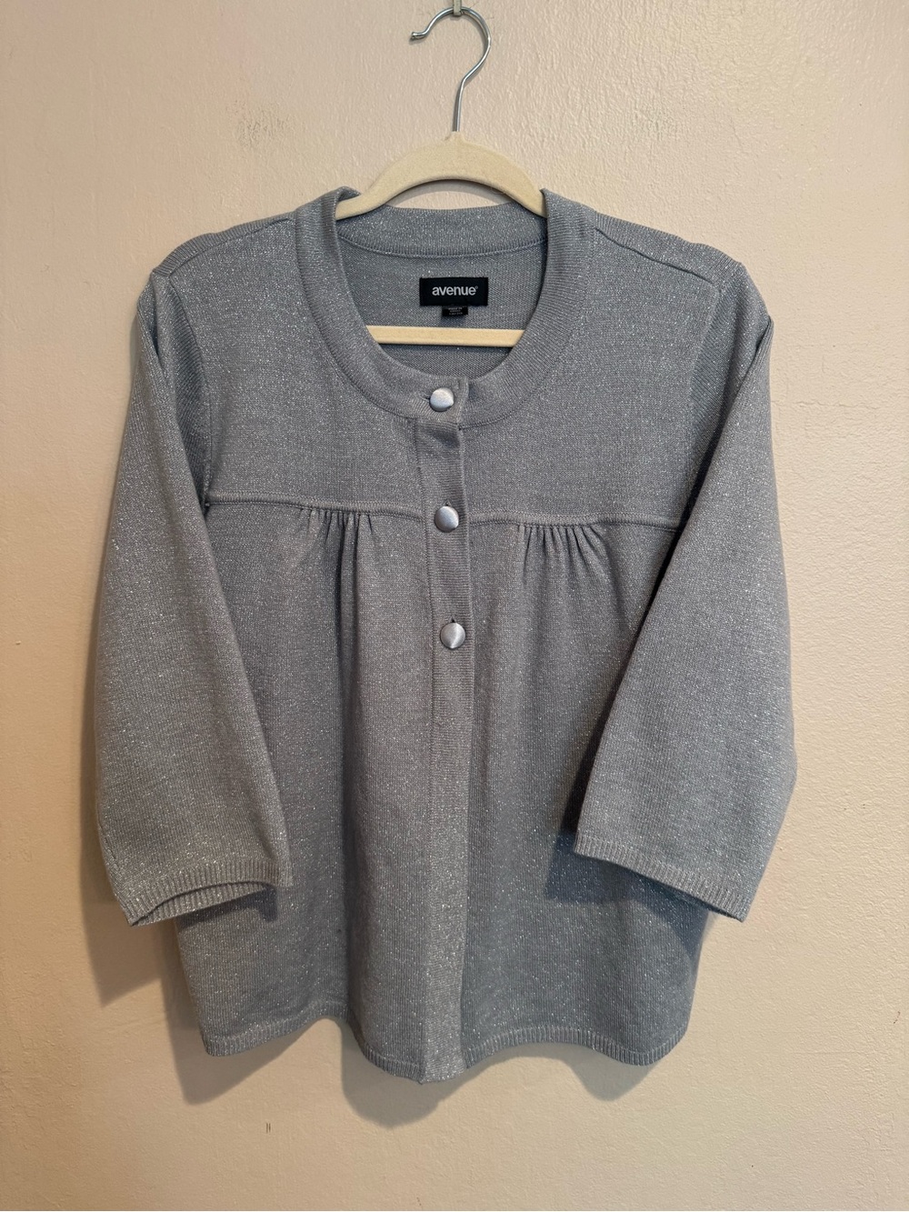 Avenue Sheen Metallic Gray Round-Neck 3/4 Sleeve 3 Button Medium Length Shrug